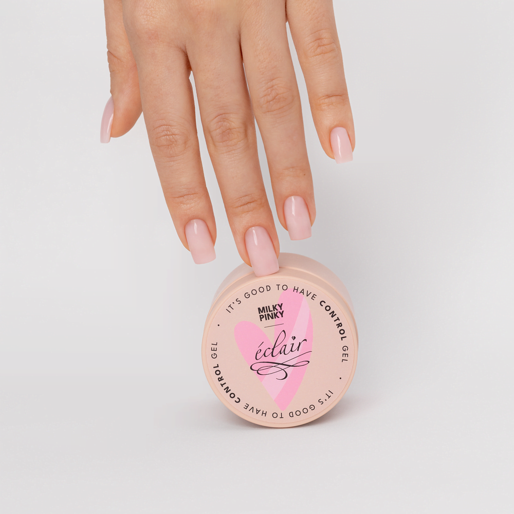 żel tiksotropowy Control Gel Milky Pinky Eclair Nail na paznokciach
